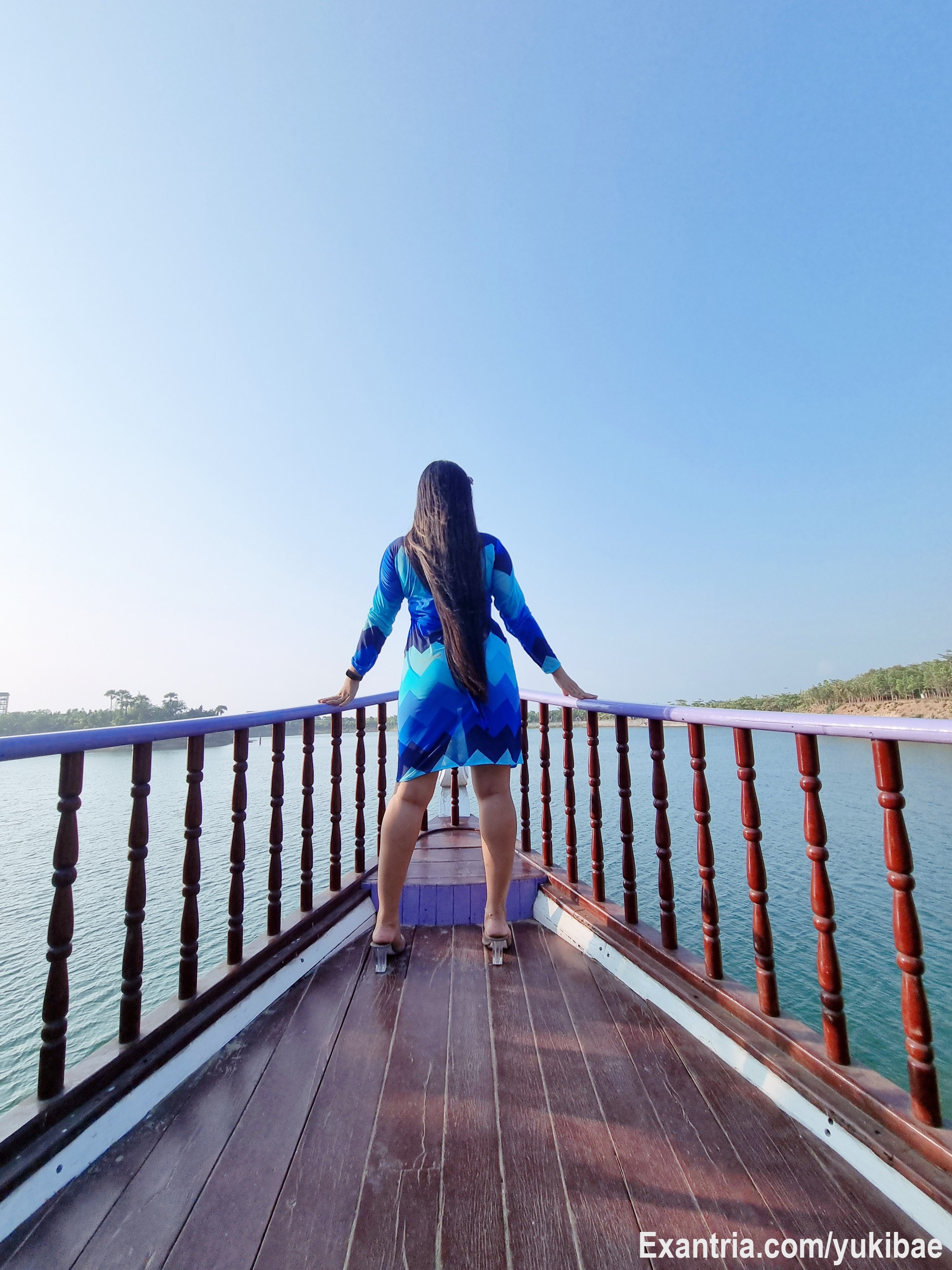 ဆံပင် အရှည်ကြီးတွေကို သဘောကျပြီး public naked တွေ ကိုလည်း သဘောကျတဲ့သူတွေဆို subscribe လုပ်ရတာ တန်တာထက်ပိုမယ်ဆိုတာ အာမခံတယ်😉