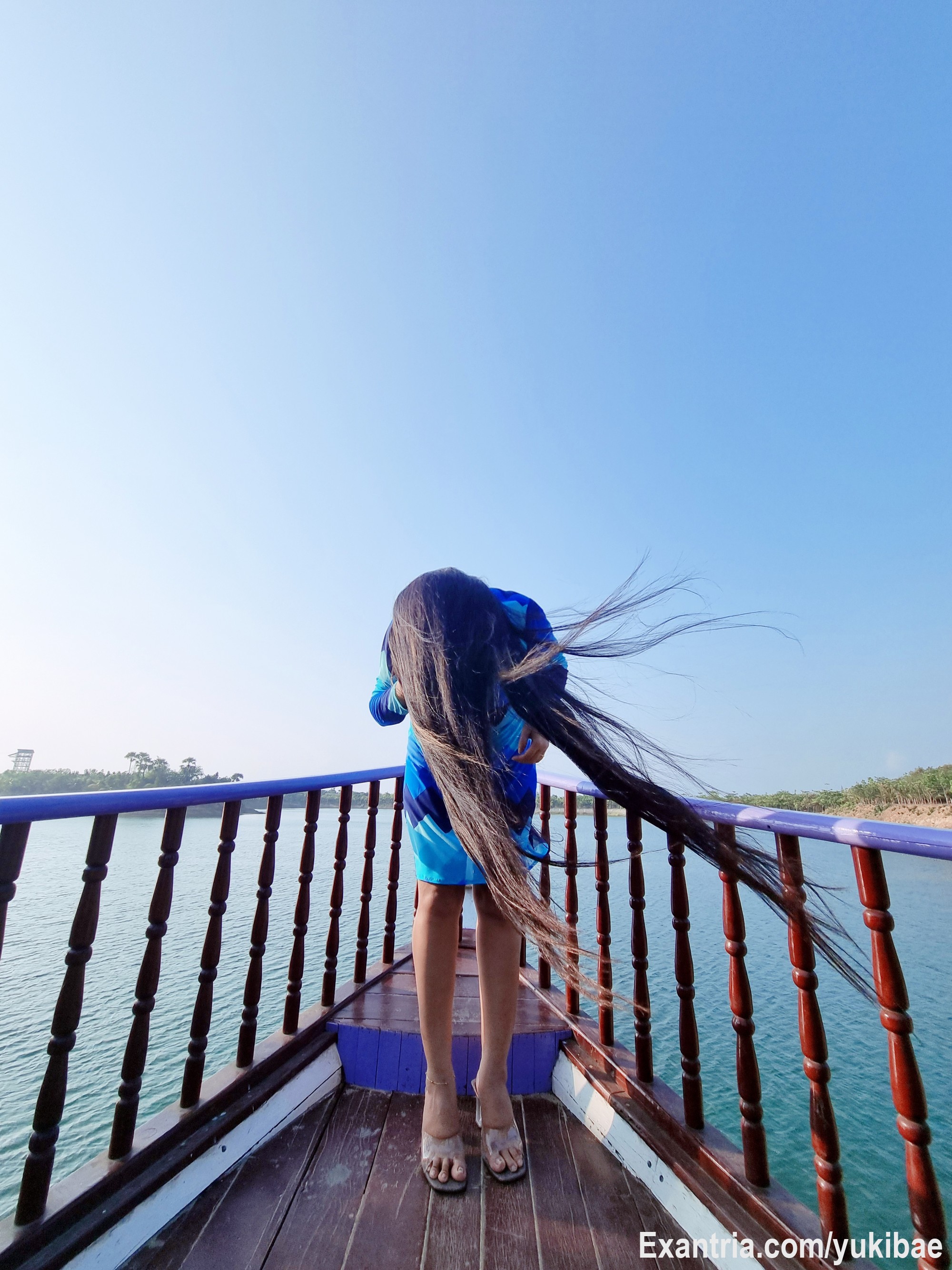 ဆံပင် အရှည်ကြီးတွေကို သဘောကျပြီး public naked တွေ ကိုလည်း သဘောကျတဲ့သူတွေဆို subscribe လုပ်ရတာ တန်တာထက်ပိုမယ်ဆိုတာ အာမခံတယ်😉