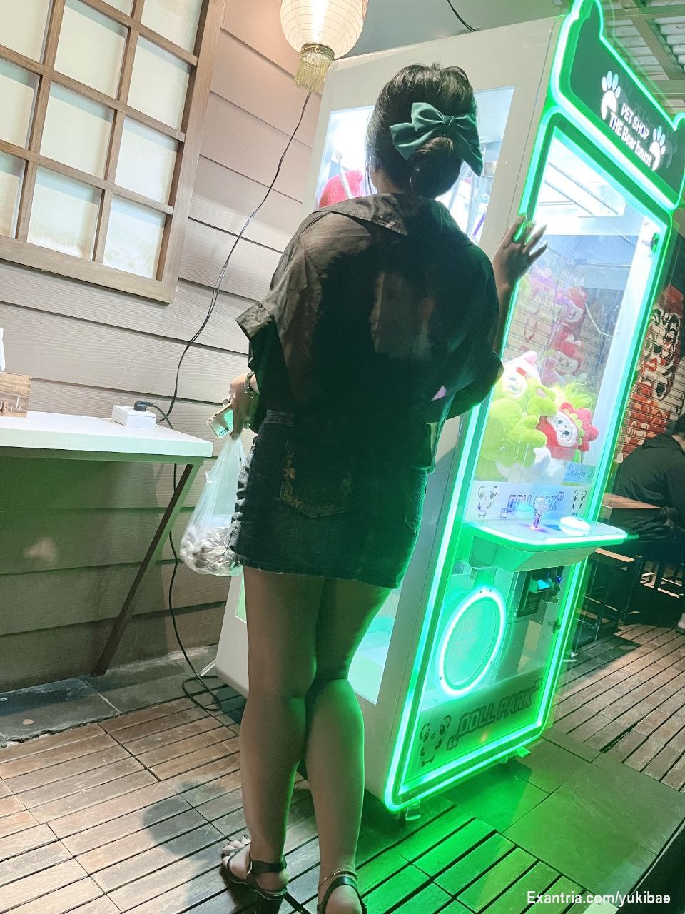 Bar မှာ flashing လေးတွေလုပ်ထားတယ်. Member ဝင်ပြီး အားပေးလို့ရတယ်နော်...