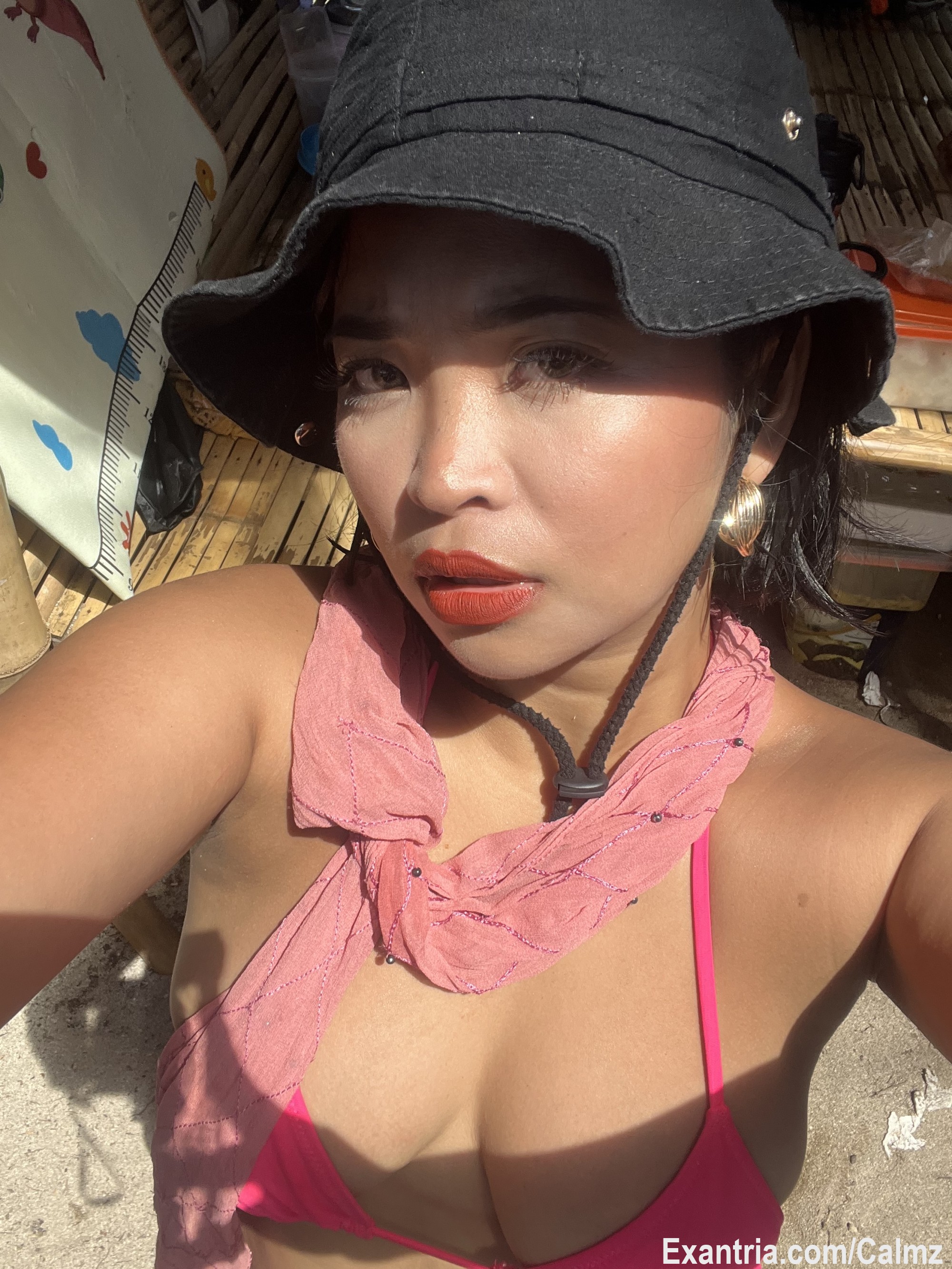 burn titties by the sun 🥵