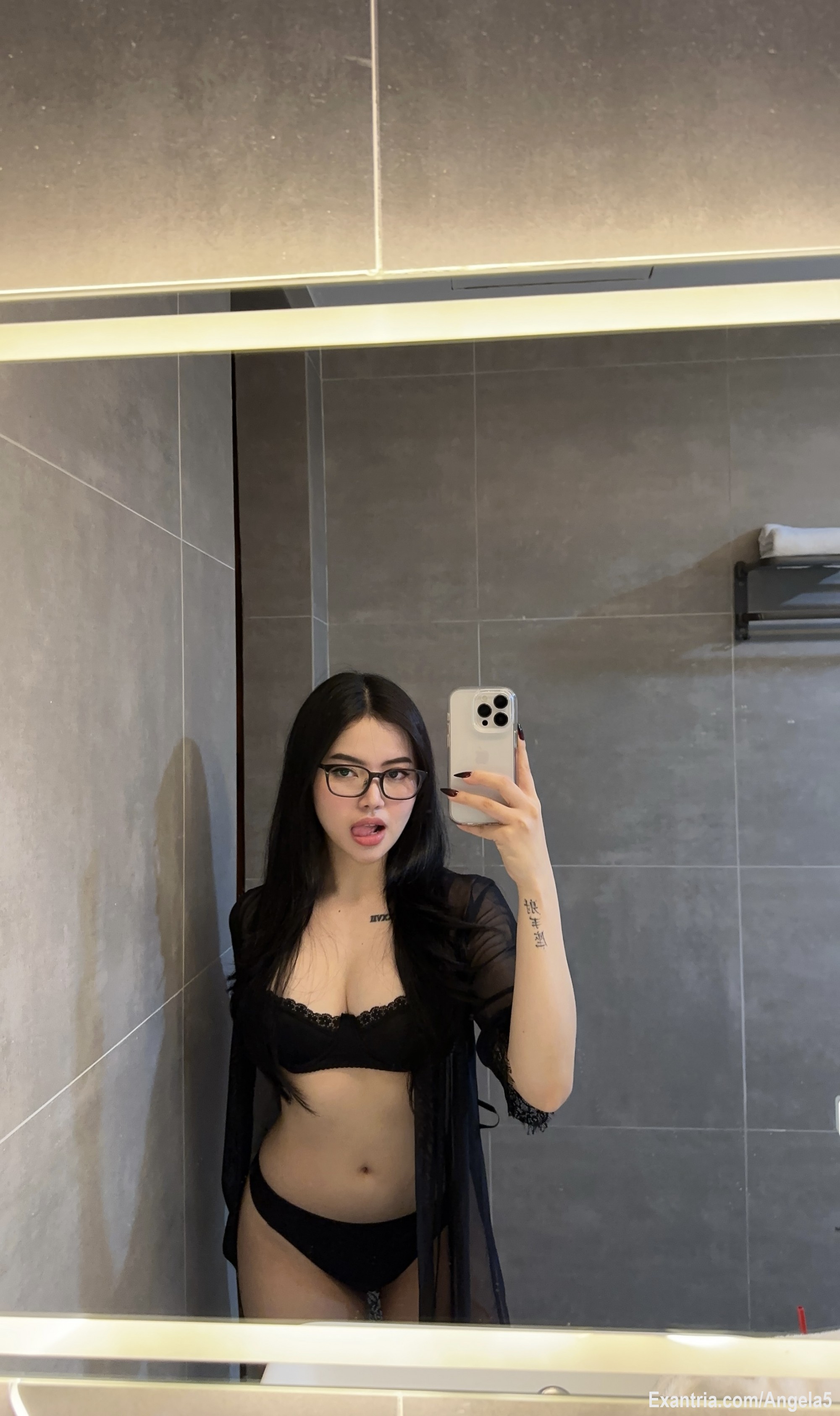 Hi! New upload on my account.😚