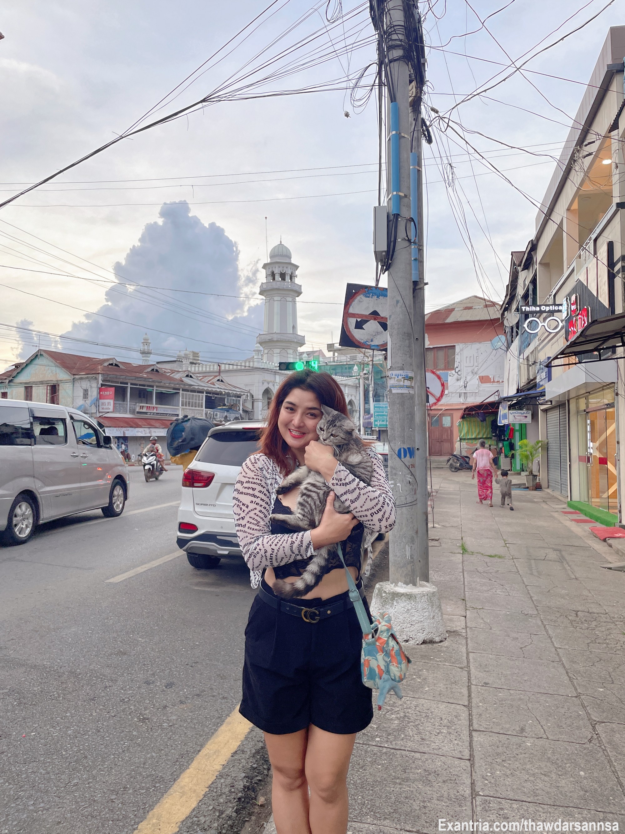 I am loving 🥰 cat 💖