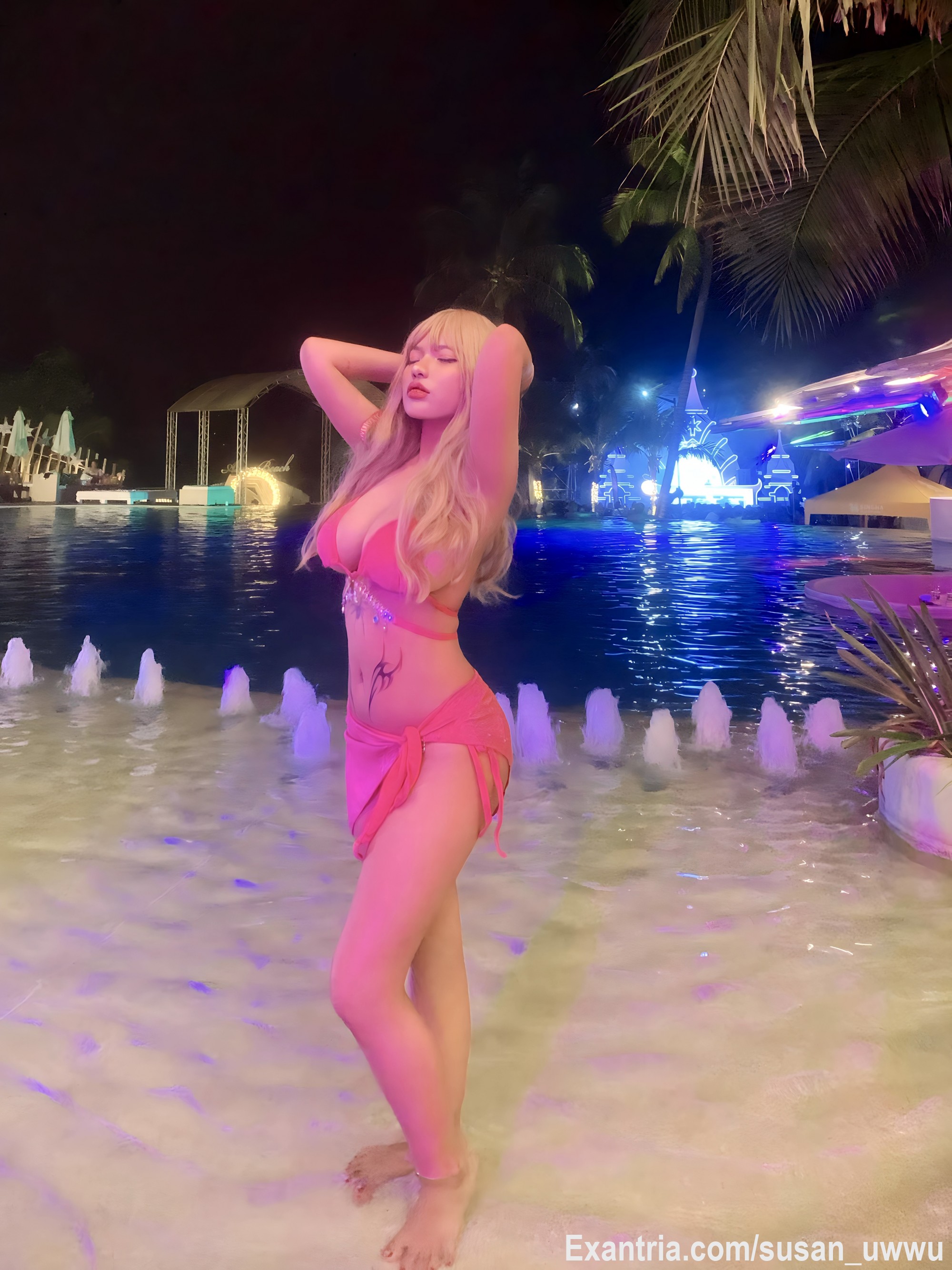 Hello my Babes 🫶🏻💕 This is your cute lil Big Boobs cosplayer girl !!
If you want to see more HOT 🔞 photos, subscribe me right now !! 👀🤫❤️