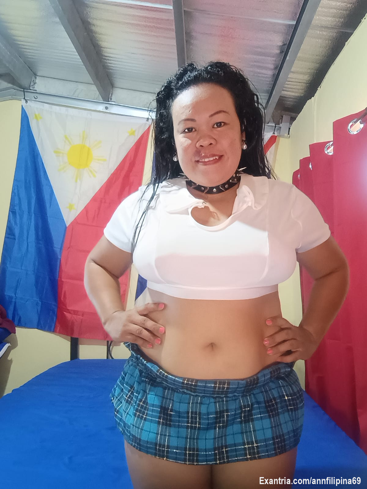 Hi guys, I'm new here and I'm live. Come and chat with me or check out my paid content. I will be uploading new content daily.