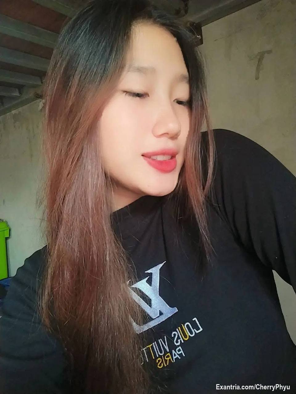 ကျန်းမာရေးအခြေအနေကြောင့် အသစ်တွေ မတင်နိုင်တာပါ.. အရင်ကတင်ထားတဲ့ 18+ vd တွေလည်း အားပေးပါဦး 😞🙏